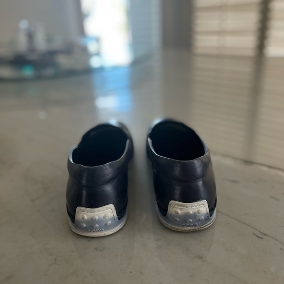 TOD’S Navy Blue Leather Slip-Ons in Men’s Size US 7.5